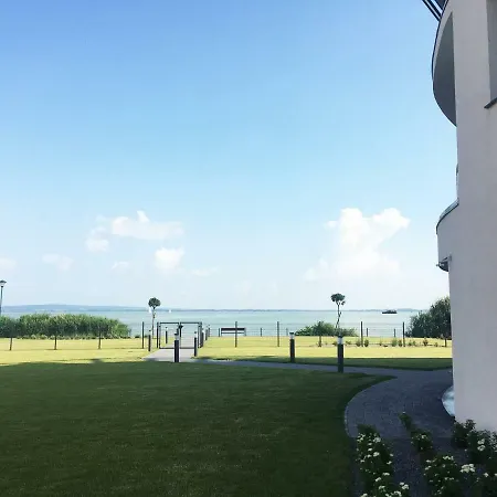 Balaton 아파트 *
